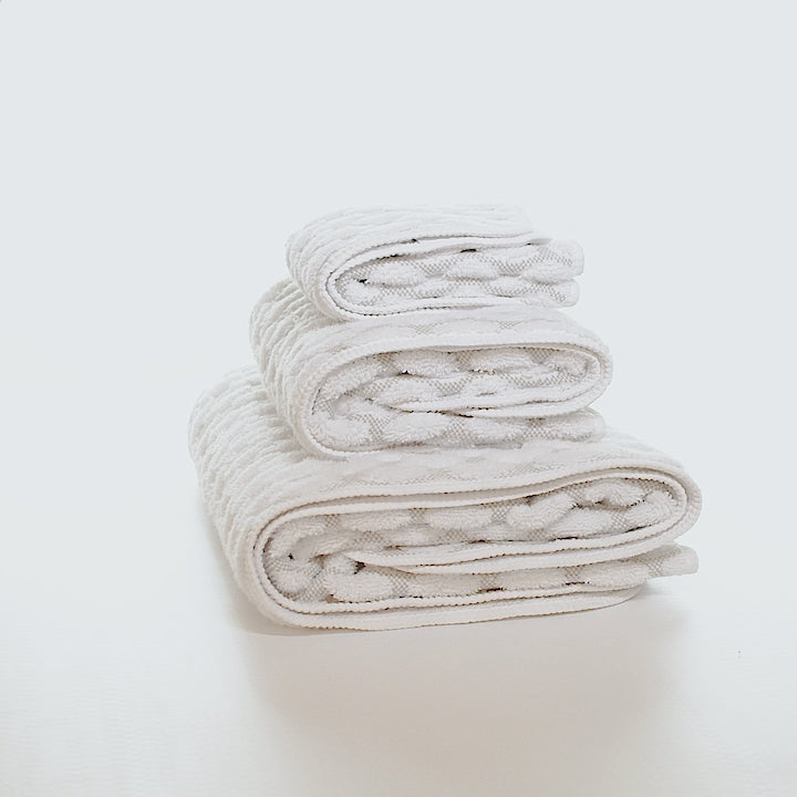 
                  
                    Load and play video in Gallery viewer, PETALO TOWELS
                  
                