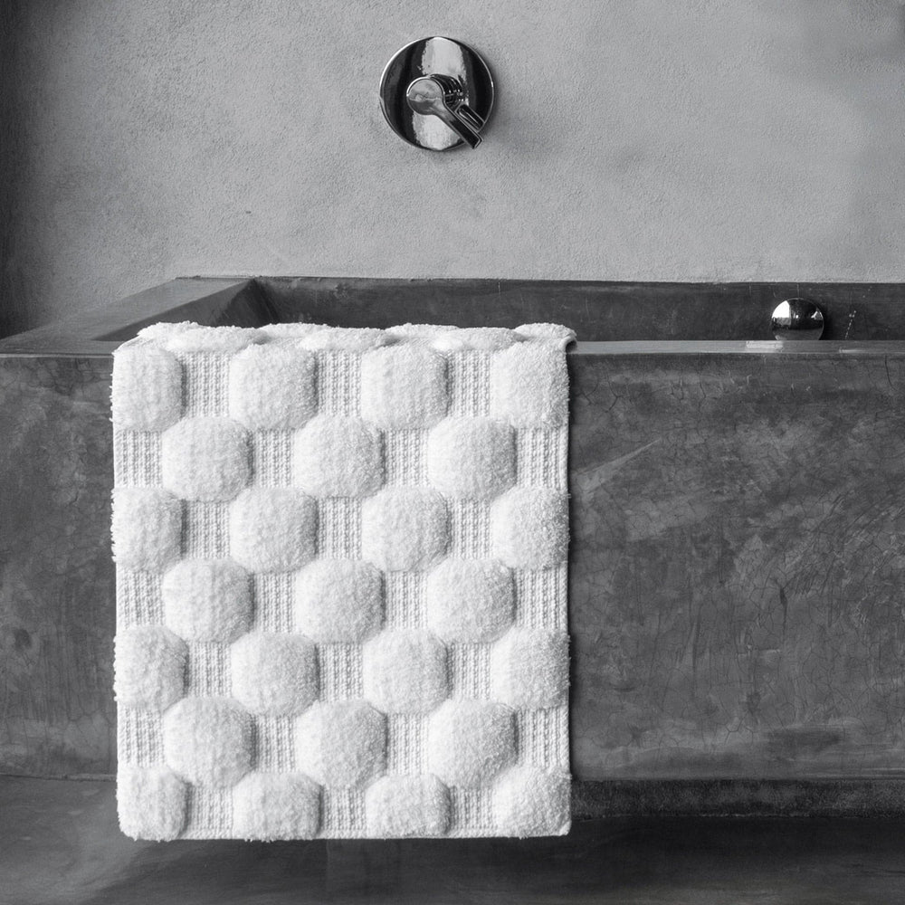 
                  
                    AURA BATH RUG
                  
                