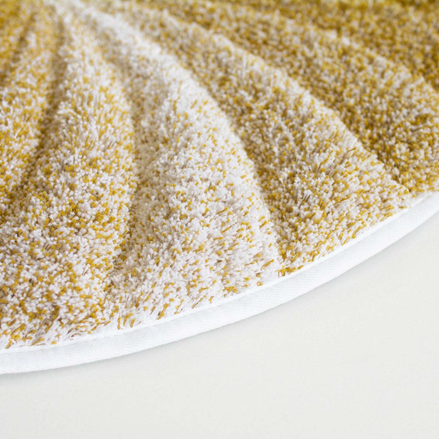
                  
                    SEASHELL BATH RUG
                  
                